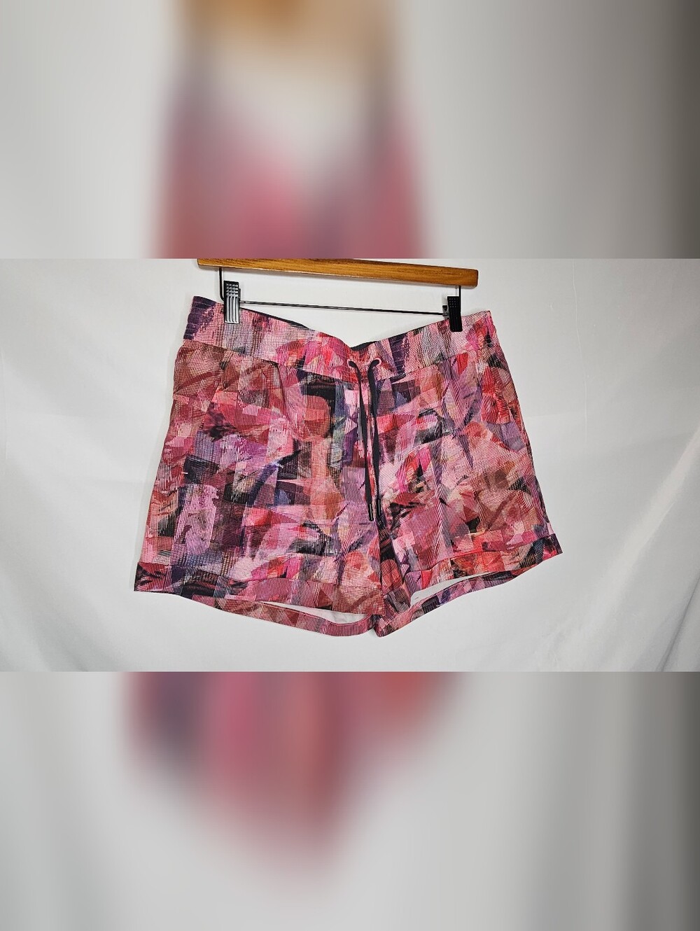 Lululemon On The Fly Short Woven 3.5" Sz 10 Pink Multi Printed Travel Athletic